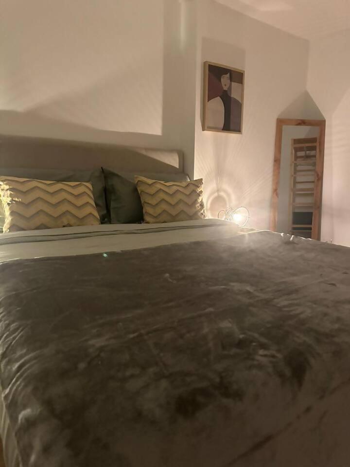 Stylish Renovated Apartment In Chiado Lisboa Eksteriør billede