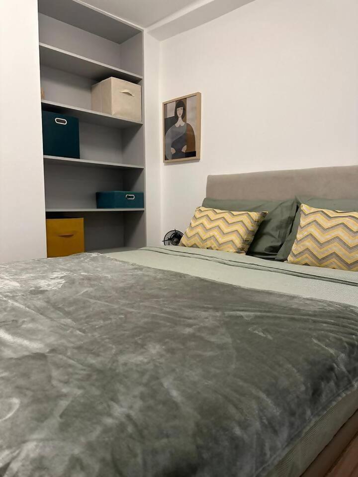 Stylish Renovated Apartment In Chiado Lisboa Eksteriør billede