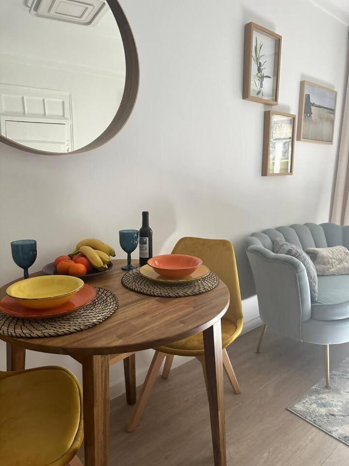Stylish Renovated Apartment In Chiado Lisboa Eksteriør billede